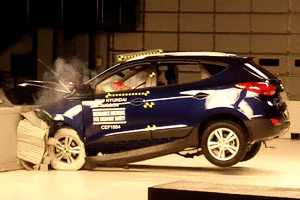 фронтальный краш-тест Hyundai Tucson